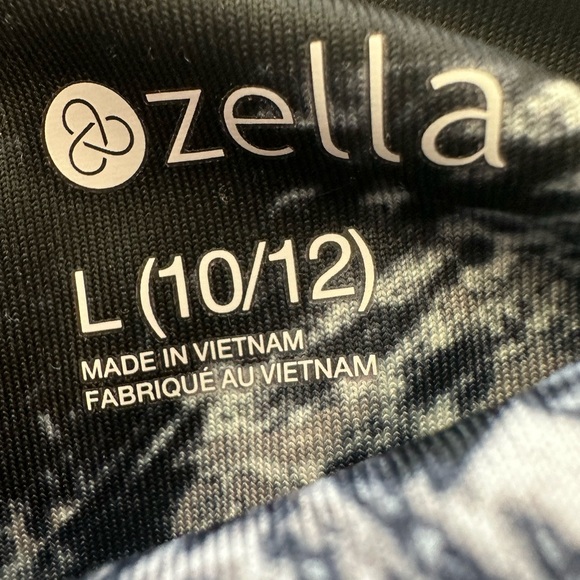 Zella kids size 10/12 Black and White Patterned Leggings - Picture 4 of 4